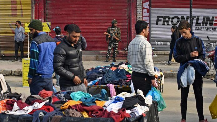 A flea market in Kashmir | Photo: Anindito Mukherjee | Bloomberg