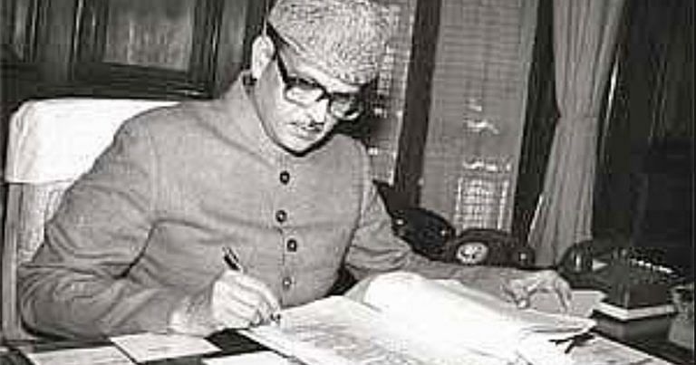 Before Deve Gowda, VP Singh was asked to be PM of United Front. He hid in his flat, car
