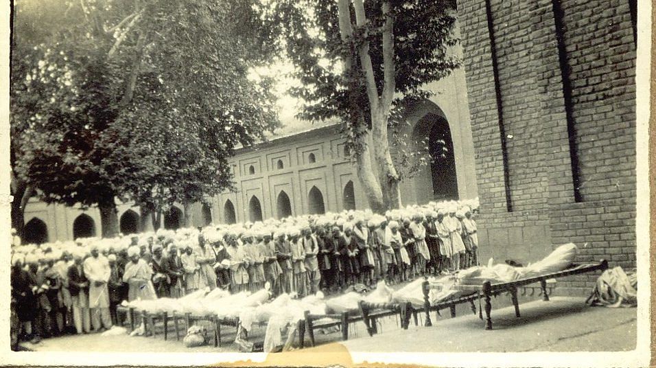 Old photo of the day many Kashmiris lost their lives in protest. | @MirwaizKashmir | Twitter