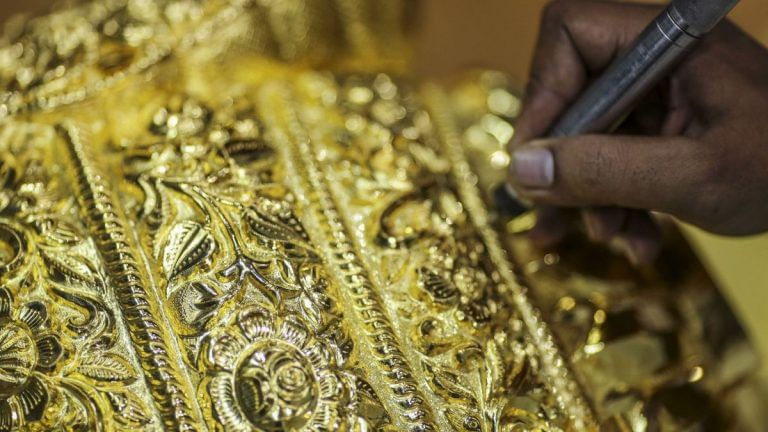 Price surge spells ‘hell’ for India’s gold sales as demand wanes