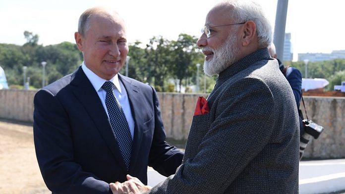 PM Narendra Modi and Russian President Vladimir Putin in Vladivostok