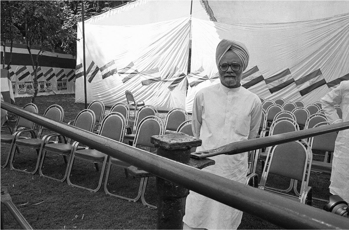 No one noticed Manmohan Singh's presence at Indira Gandhi's memorial before he took over as prime minister. | Photo: Praveen Jain | ThePrint