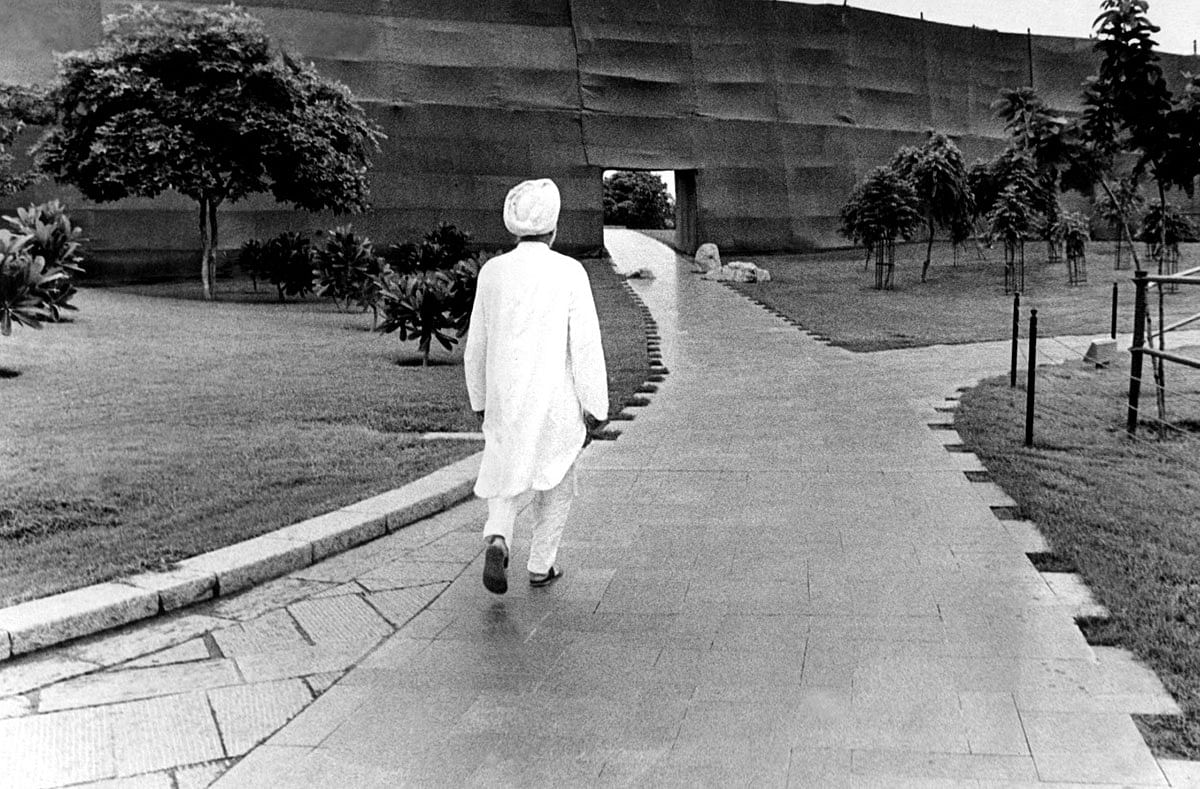 Singh cuts a lonely at Indira Gandhi's memorial at Shakti Sthal. No one really bothered about him in his party until he became prime minister. | Photo: Praveen Jain | ThePrint