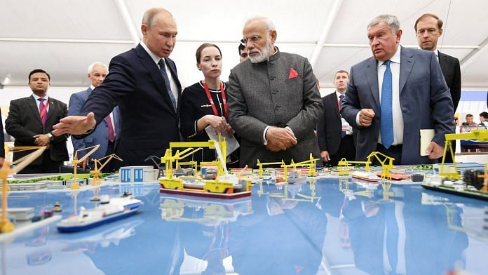 PM Narendra Modi with the Russian President, Vladimir Putin visiting ‘Zvezda’ Shipbuilding Plant at Vladivostok in Russia | PIB