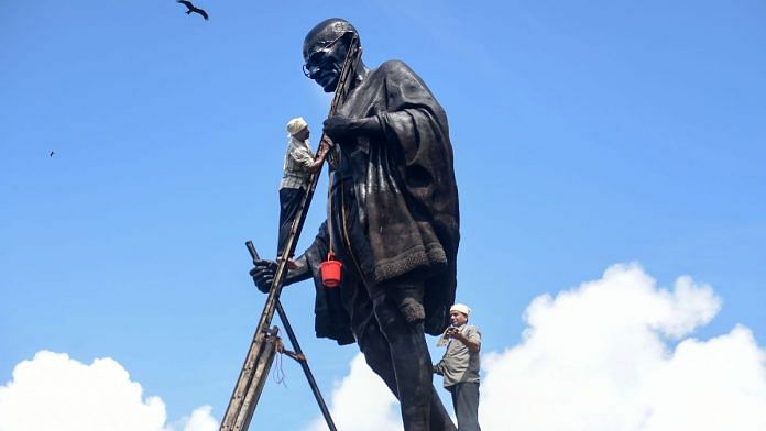 Mahatma Gandhi statue