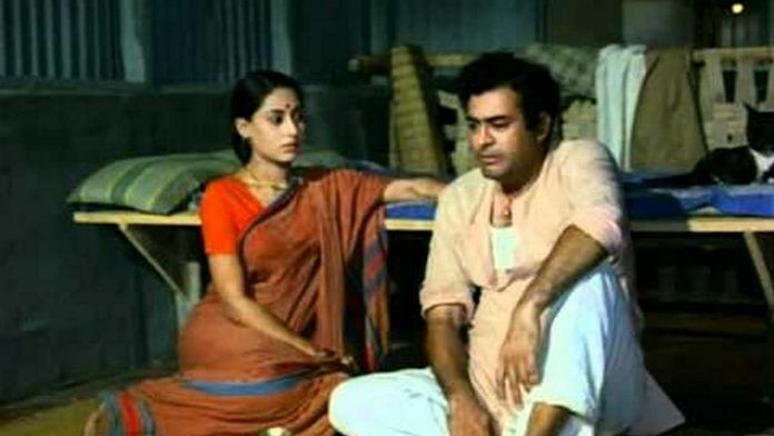 A scene from the movie Koshish, with Sanjeev Kumar and Jaya Bhaduri | Youtube screengrab