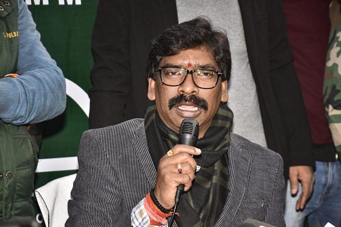 Jharkhand Mukti Morcha (JMM) working president Hemant Soren addresses a press conference as JMM and Congress alliance lead in the Jharkhand Assembly election results, in Ranchi, Monday, Dec. 23, 2019 | Photo: PTI