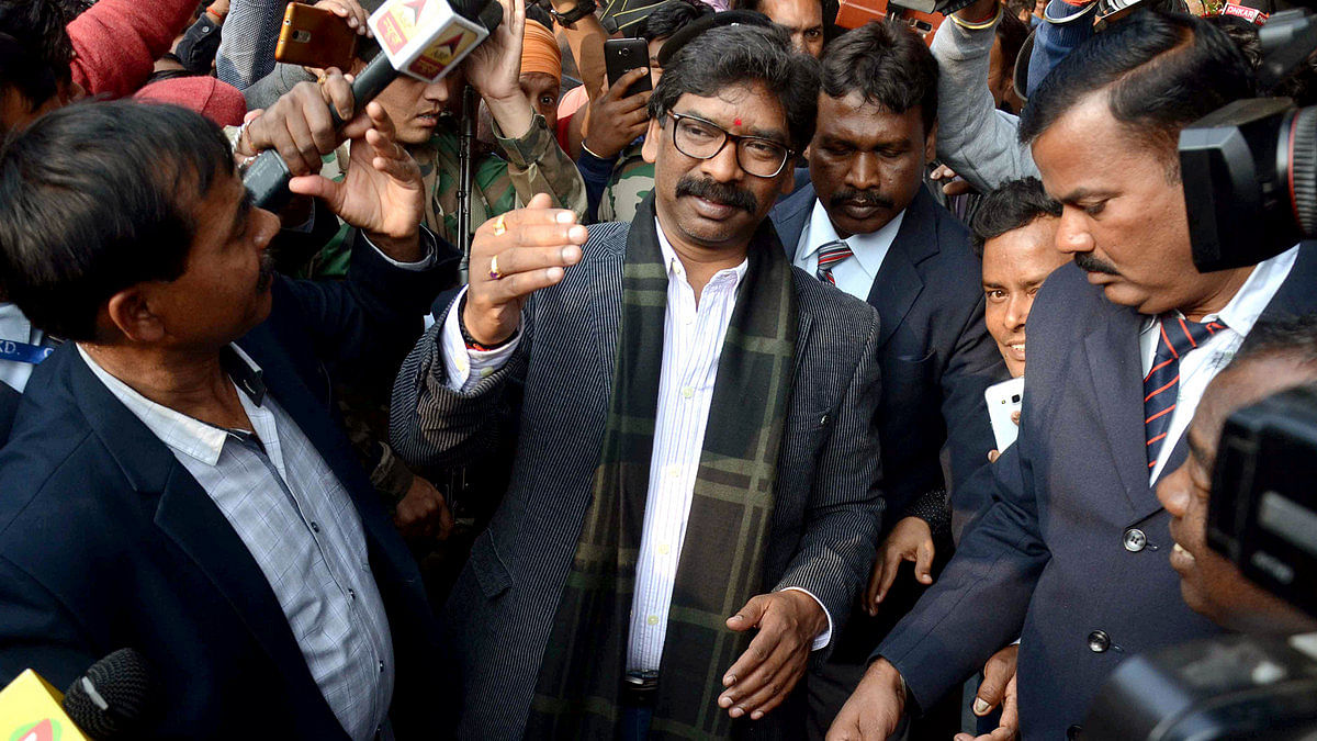 Jharkhand CM Hemant Soren Meets Lalu Prasad, Says Will Fight Bihar ...