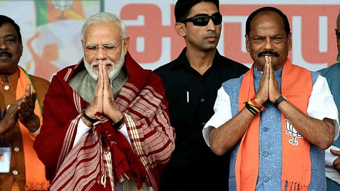 Leaders blame the BJP's Jharkhand defeat on CM Raghubar Das (right), not PM Narendra Modi | Photo: ANI