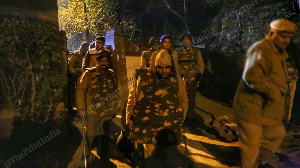 Heavy police was deployed at the JNU campus on Sunday night after a masked mob entered the campus and attacked students and teachers | Manisha Mondal | ThePrint