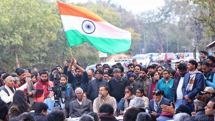 Yogendra Yadav with others at Jawaharlal Nehru University | Suraj Singh Bisht | ThePrint