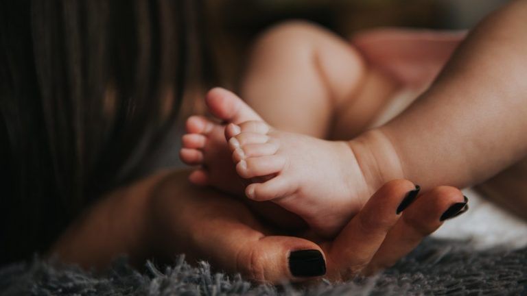 Baby in US is born with Covid antibodies after mother gets vaccinated while pregnant