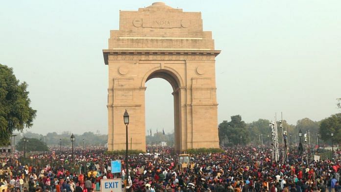 New Year celebrations at India Gate halts traffic in the capital | Suraj Singh Bisht | ThePrint