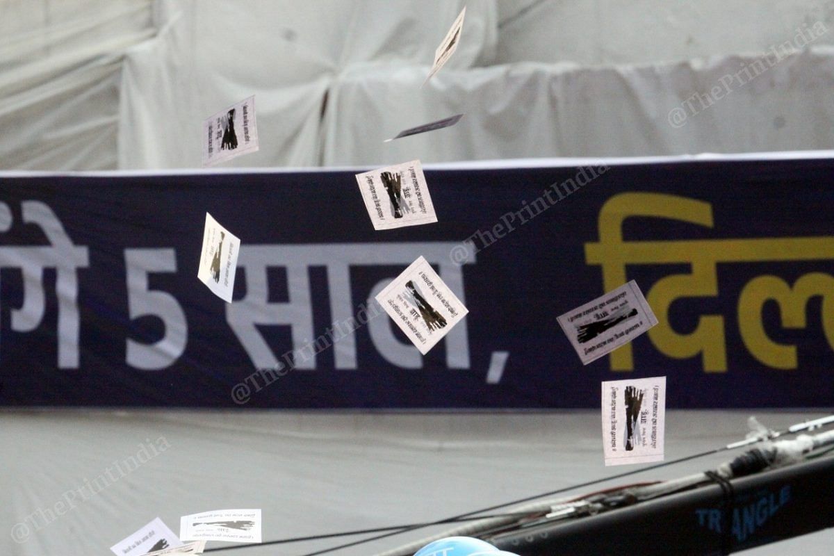 Pamphlets flying in the sky | Photo: Praveen Jain | ThePrint