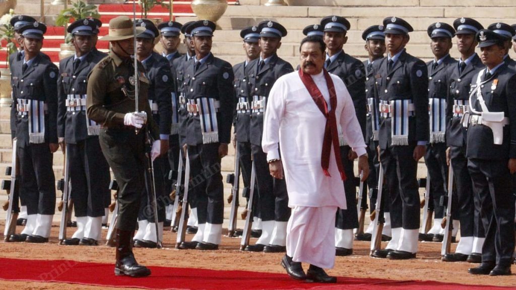 Sri Lankan Prime Minister Rajapaksa receives Guard of Honour at Rashtrapati Bhavan