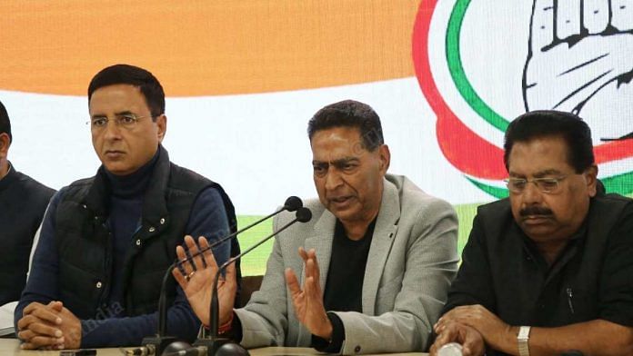 Delhi Congress chief Subhash Chopra (centre) flanked by senior leaders Randeep Surjewala and P. C. Chacko at a press conference in New Delhi Tuesday