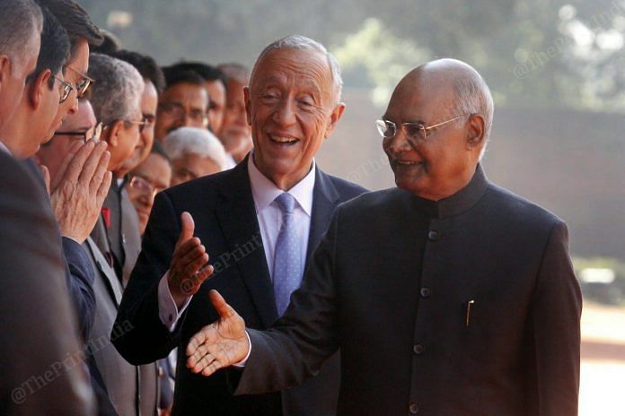 Portuguese President Marcelo Rebelo de Sousa (left) being introduced by President Ram Nath Kovind (right) to the ministers | Photo: Praveen Jain | ThePrint