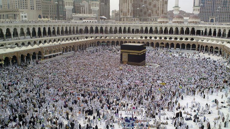 Saudi Arabia halts pilgrimage to Mecca, Medina amid coronavirus fears