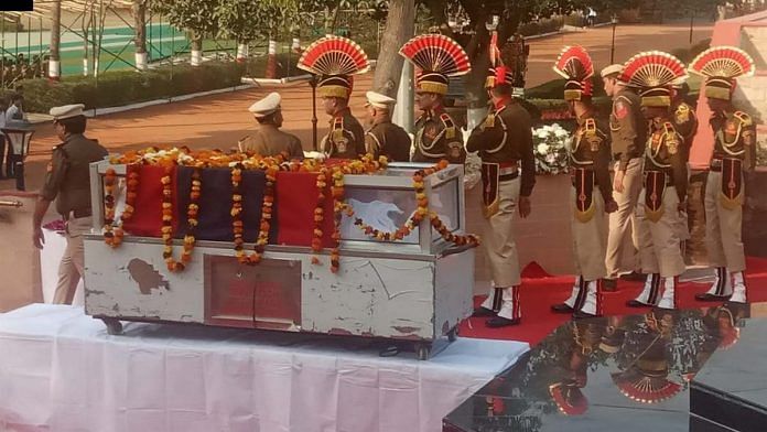 Delhi Police pay tribute to Ratan Lal, a head constable killed in the violence Monday | ANI | Twitter