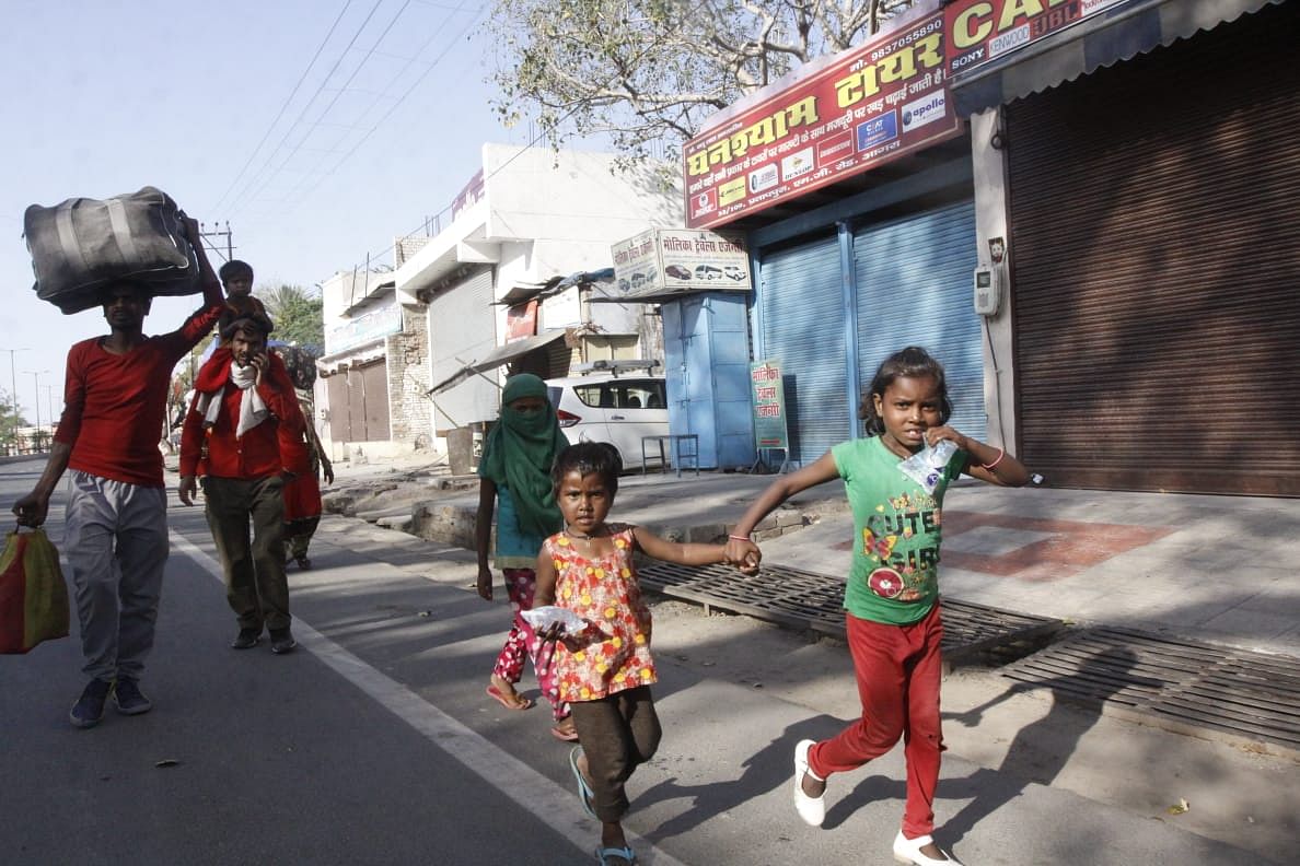 Families walking to their homes | Photo: Praveen Jain | ThePrint
