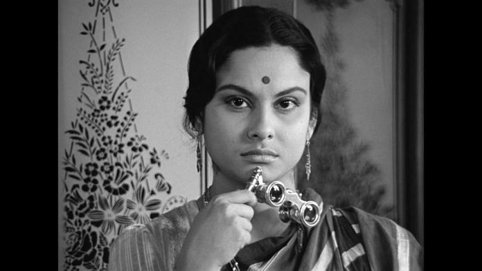 A still from Satyajit Ray's Charulata | Screen grab