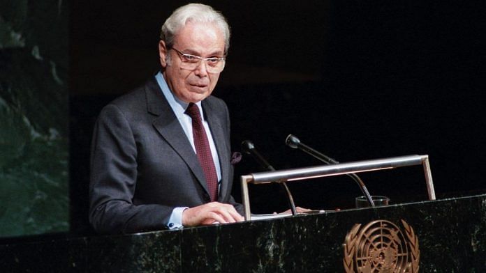 Obituary: Javier Perez de Cuellar, the UN chief who helped end 8-year  Iran-Iraq war
