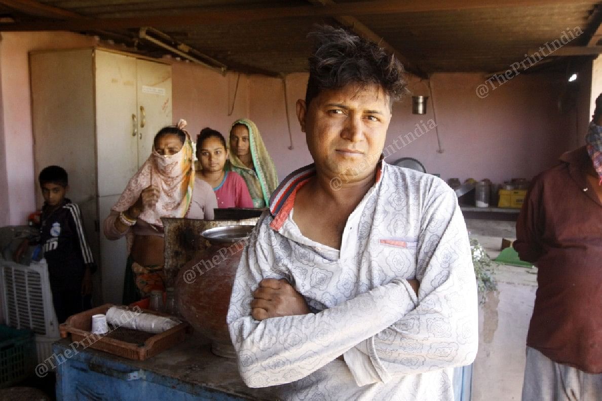 Khatkal Hirabhai of Pahadi village in Gujarat with his family | Praveen Jain | ThePrint