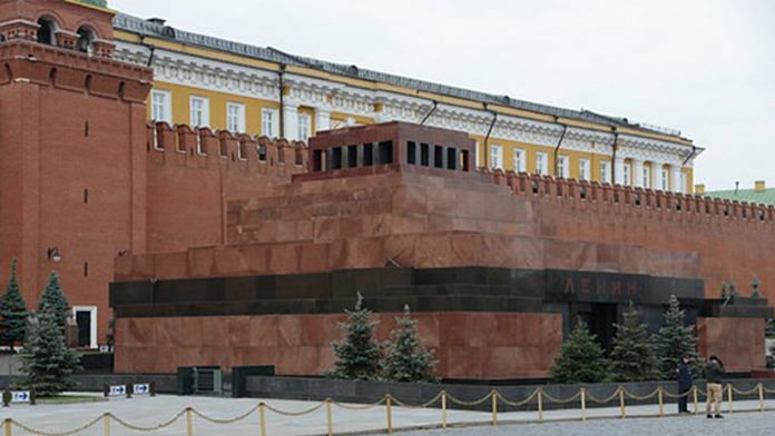 Vladimir Lenin's mausoleum in Moscow, Russia | Flickr