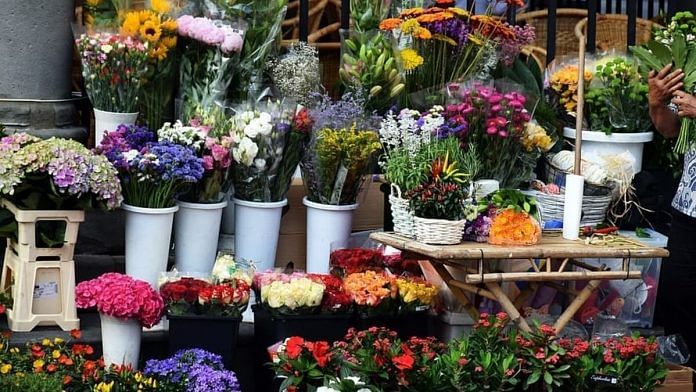 Representational image of flower sales. | Photo: WallpaperFlare
