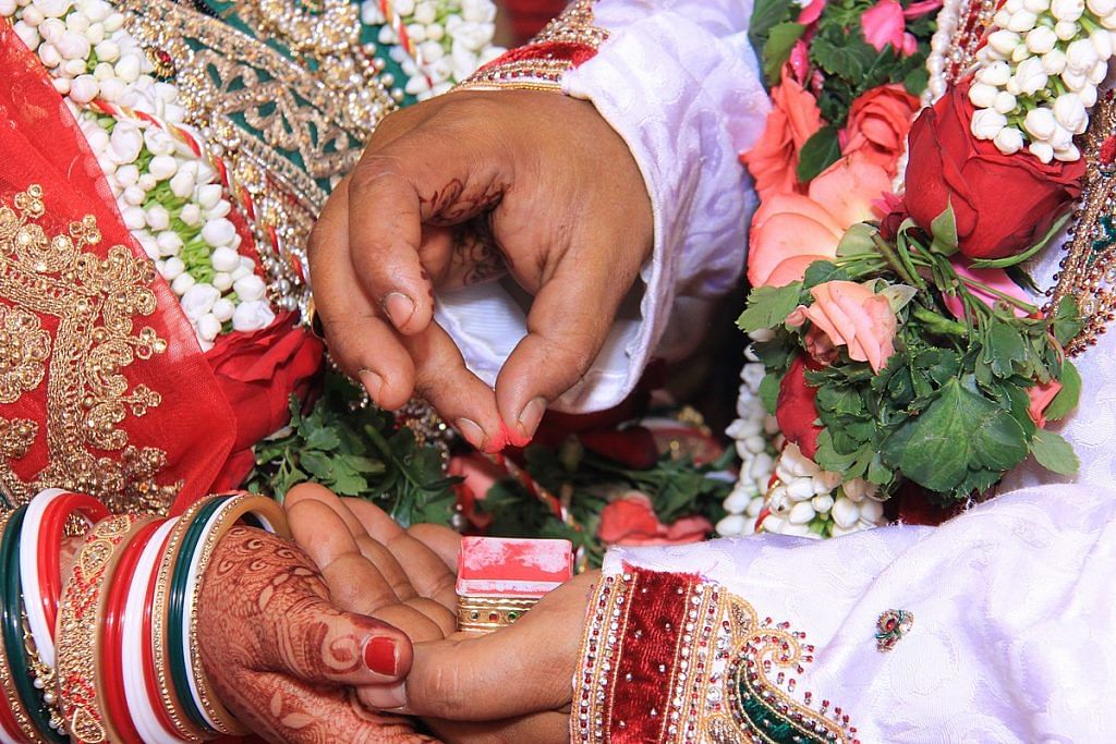 The sindoor ceremony is a traditional part of many Hindu weddings | Wikimedia Commons