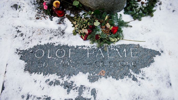 Picture taken on 16 February 2016 shows the grave of former Swedish Prime Minister Olof Palme, just a few blocks away from the place where he was shot and killed on 28 February, 1986 in the center of Stockholm | Photographer: Jonathan Nackstrand/AFP/Getty Images via Bloomberg