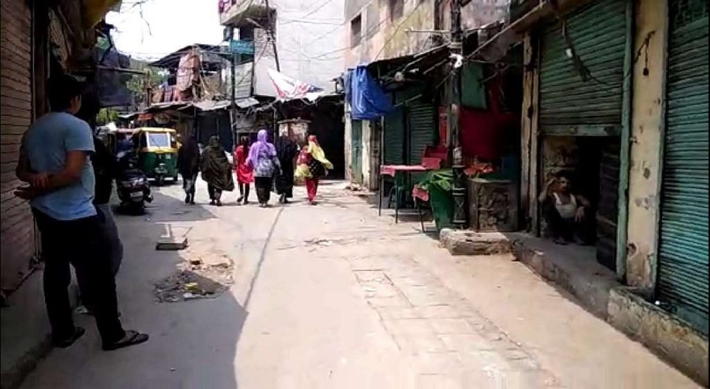 The usually-bustling lanes leading towards the Nizamuddin dargah remain largely deserted | Fatima Khan