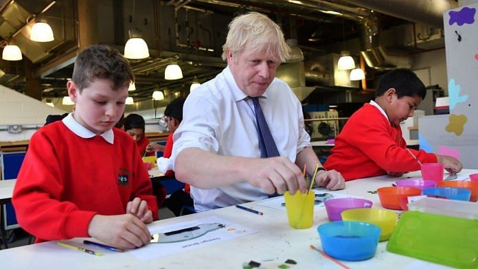 Britain Prime Minister Boris Johnson participates in a workshop with Children| Photo: Paul Ellis- WPA Pool/Getty Images via Bloomberg file photo
