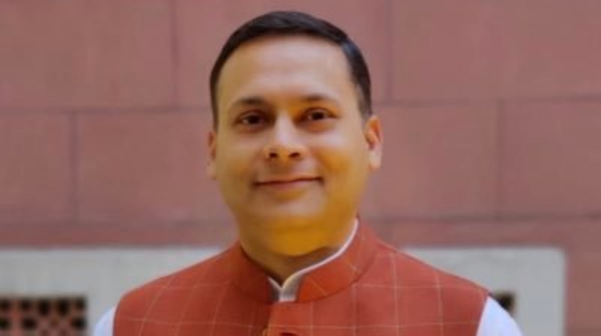 Amit Malviya questions Rahul's temple visit after being trolled for 'scientific' aarti tweet