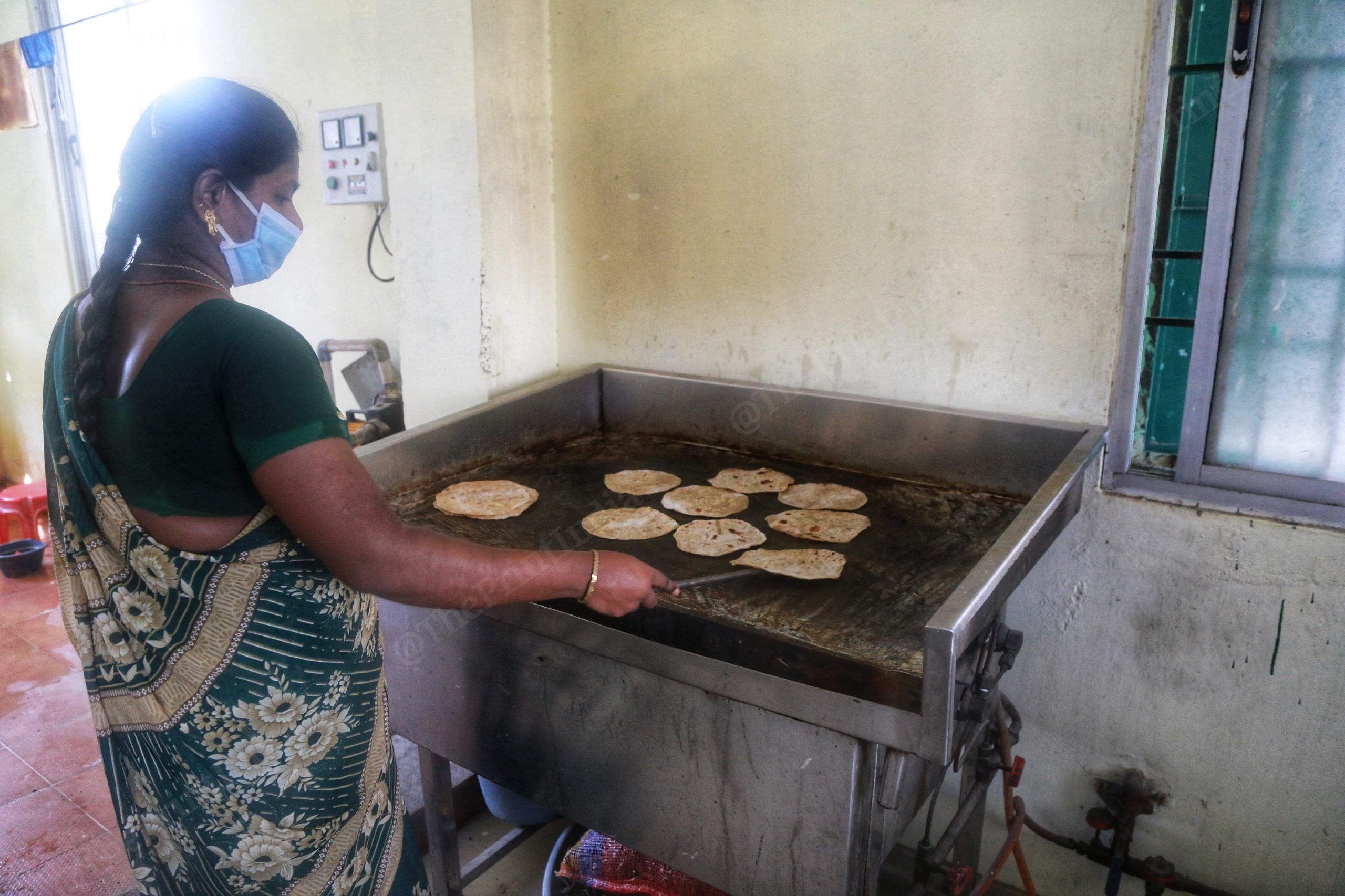 Workers at the Amma Canteen in Chennai's Sholinganallur. | Photo: Manisha Mondal/ThePrint
