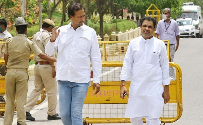 Congress MLAs Giriraj Singh Malinga (R) and Rajinder Gudha in Jaipur Monday | Suraj Singh Bisht | ThePrint