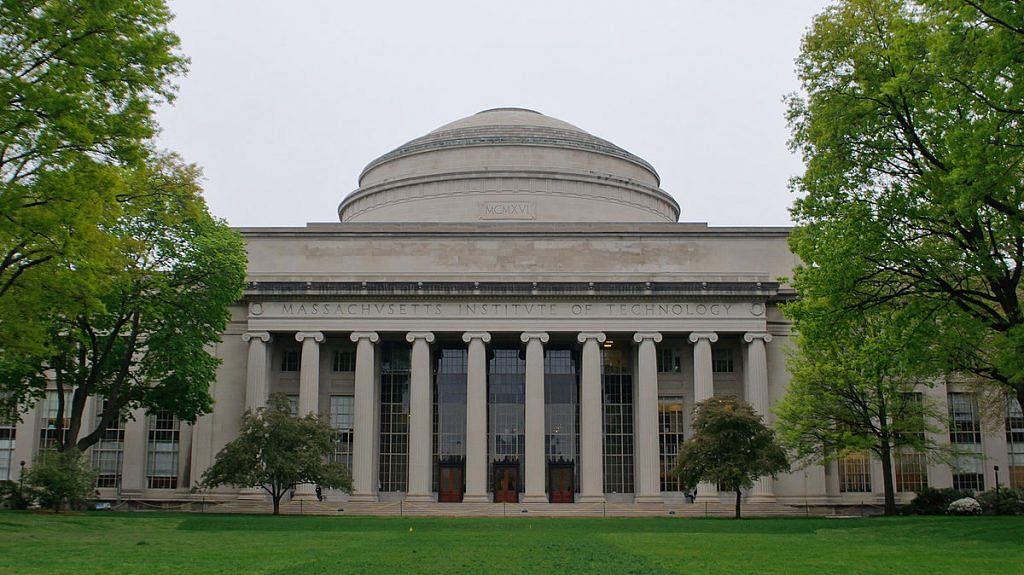 The domed Maclaurin Building at MIT