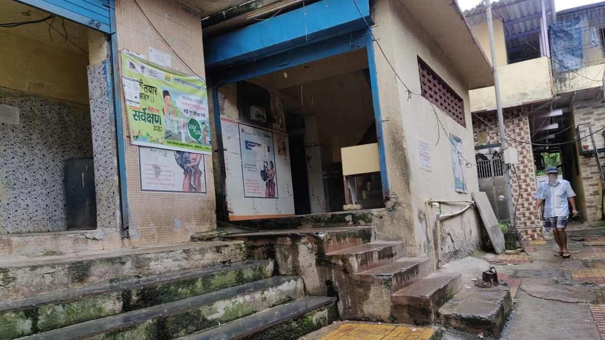 The toilet complex at Pujari chawl, Thane, is shared by 700 people but residents claim it is only cleaned once a week | Ananya Bhardwaj | ThePrint