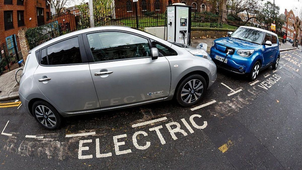 Resale value of existing electric vehicles sinks as battery technology
