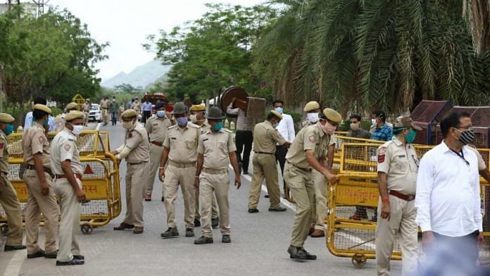 Heavy police security outside Jaipur's Fairmont Hotel, where the Congress Legislative Party meeting was held Tuesday | Suraj Singh Bisht | ThePrint