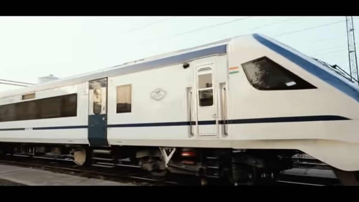 A file photo of Vande Bharat Express. | Photo: Twitter/@RailMinIndia