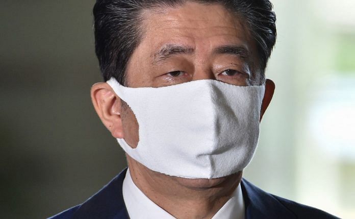 Shinzo Abe arrives at the prime minister's office in Tokyo on Aug. 28