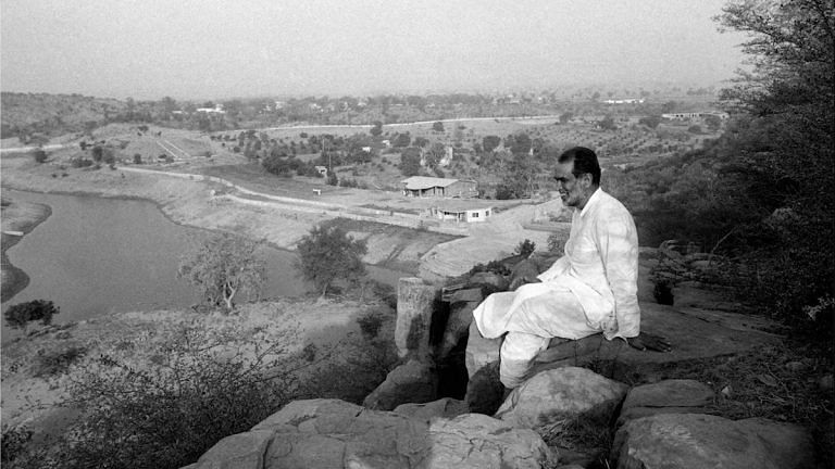 Chandra Shekhar had ‘solved’ Ayodhya issue. But ‘petty’ Rajiv Gandhi brought his govt down