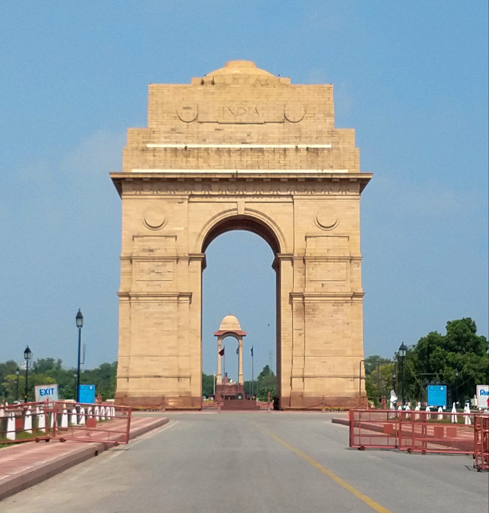 Pre-Covid, it would be impossible to get this clear, unobstructed view of India Gate in the evening, because of the crowds of people | Photo: Shubhangi Misra | ThePrint