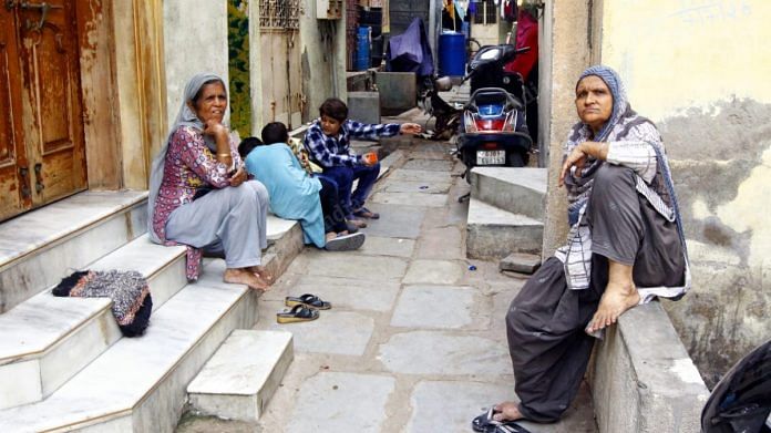 Residents of Juhapura area in Ahmedabad | Praveen Jain | ThePrint
