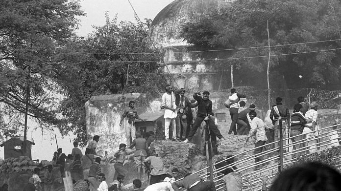 Kar sevaks at the demolition 'rehearsal' on 5 December 1992 | Praveen Jain | ThePrint 