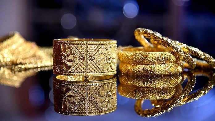 Gold bangles | pikist.com