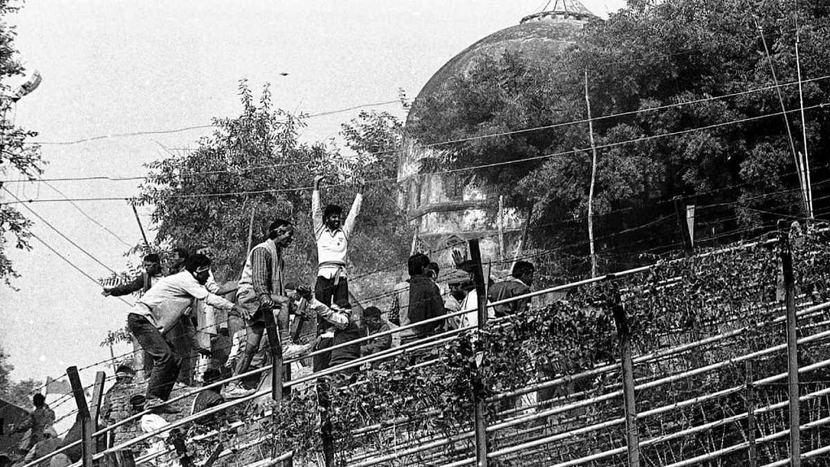 Kar sevaks demolishing the Babri Masjid on 6 December 1992 | Photo: Praveen Jain | ThePrint
