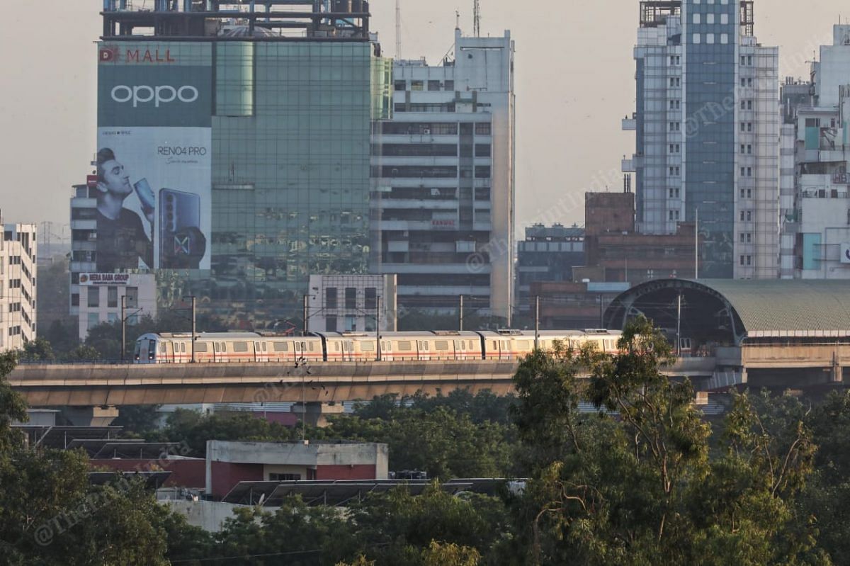 Red line metro leaves Netaji Subhash Place mettro station | Photo: Suraj Singh Bisht | ThePrint