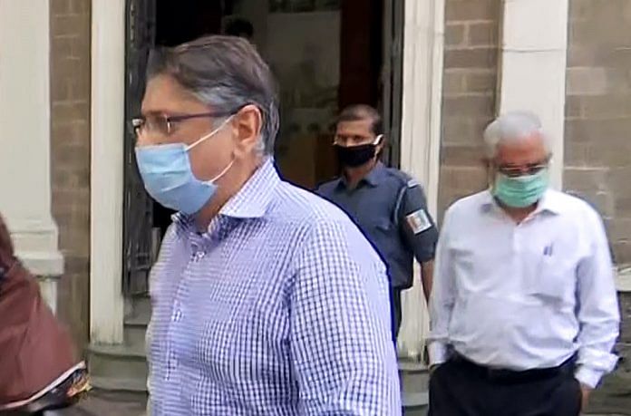 File photo of Deepak Kochar, husband of former ICICI Bank MD & CEO Chanda Kochar, being taken to PMLA (Prevention of Money Laundering Act) Court from the Enforcement Directorate office, in Mumbai | ANI Photo
